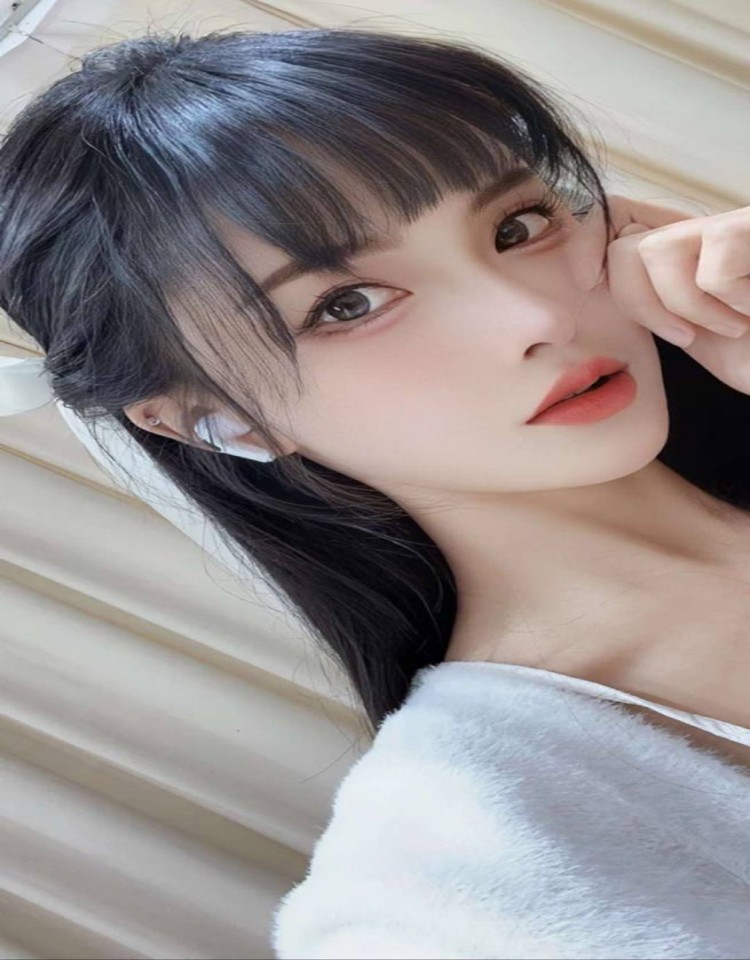 穿越到X开放的世界里的小说,热映电影票房